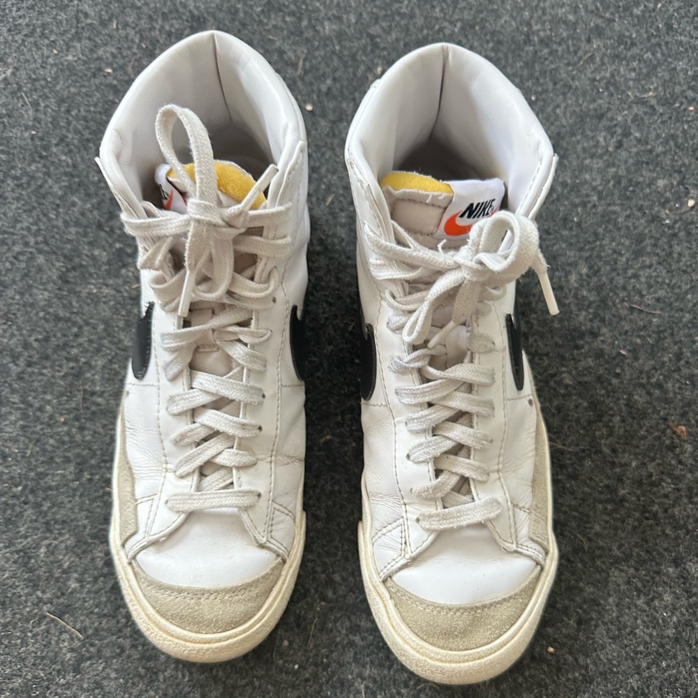 Nike Women's Blazer '77 Vintage Mid Top Leather shoes size 8